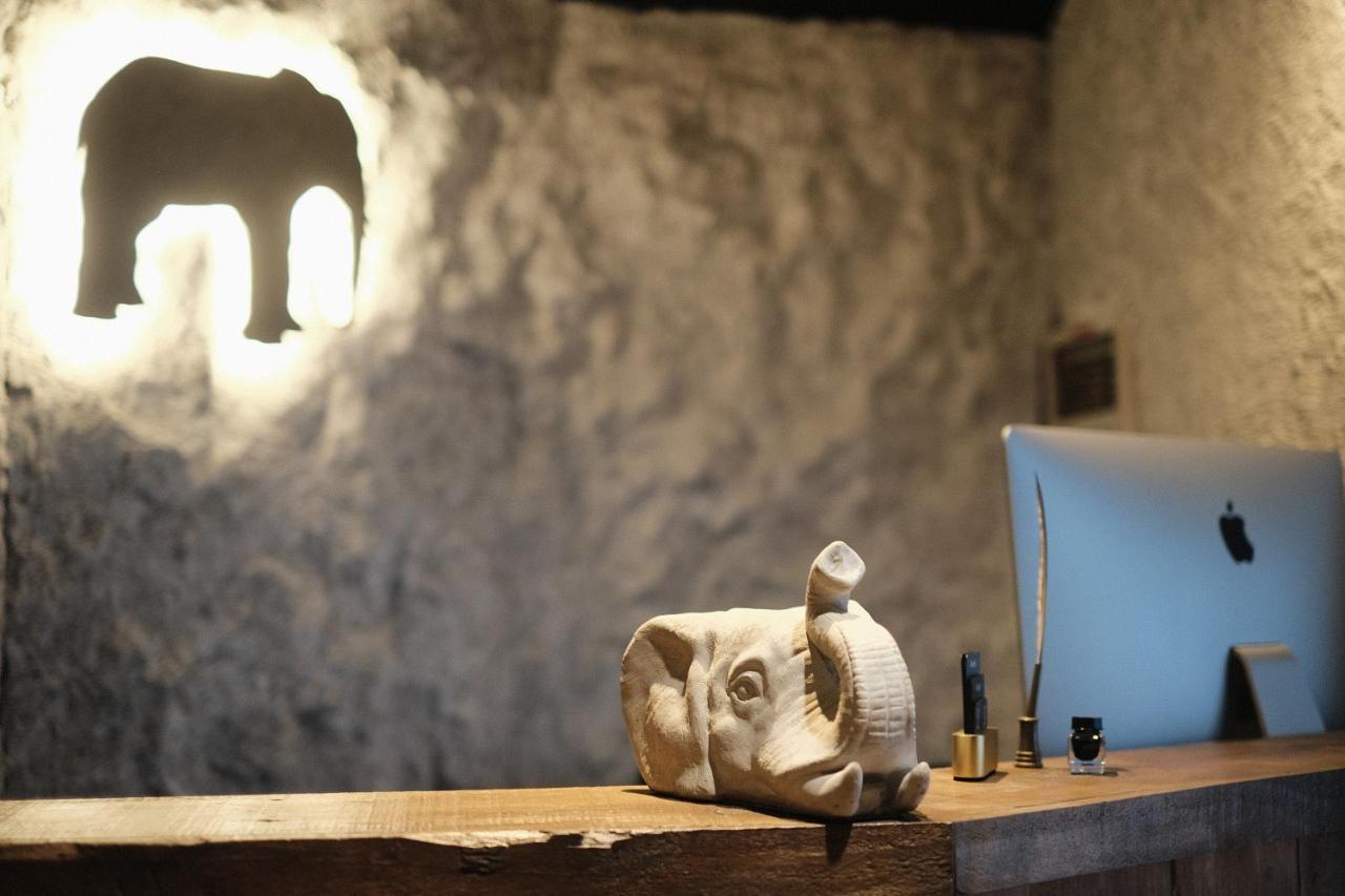 Hotel Elephant Puszan Kültér fotó